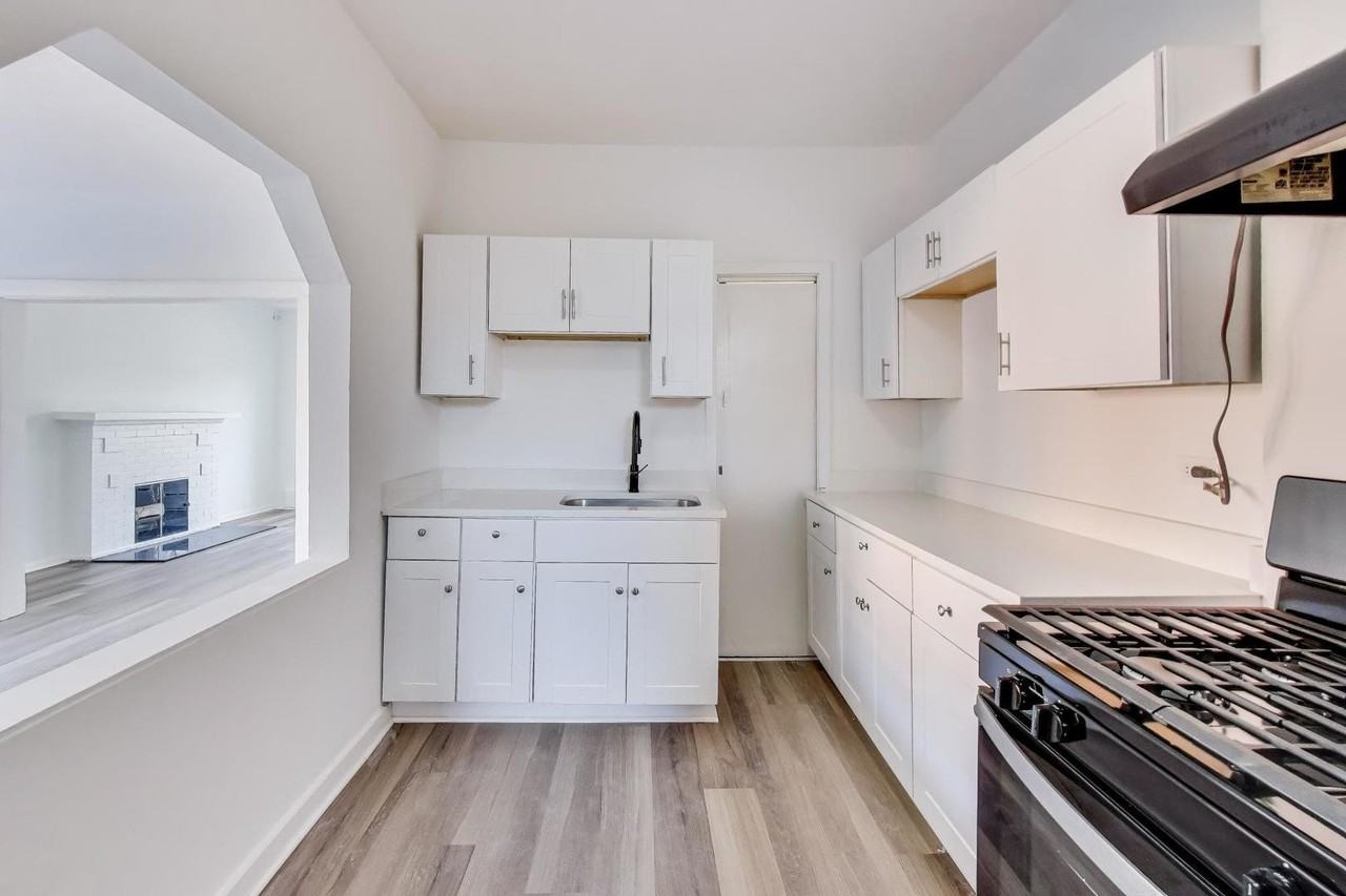 3047 W Berteau Ave Apt 1 - Photo 7 of 11