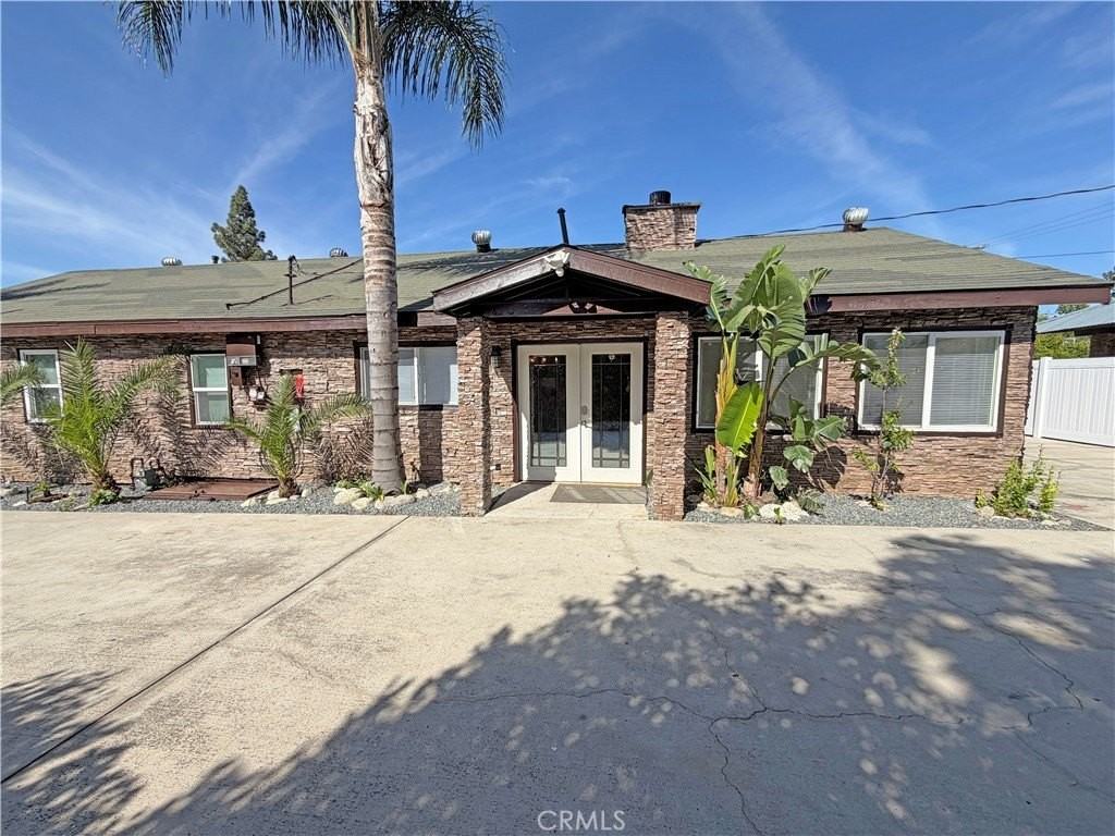 621 E Pine St - Photo 2 of 36