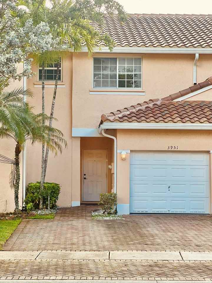 5291 Northwest 92nd Avenue - Photo 5 of 19