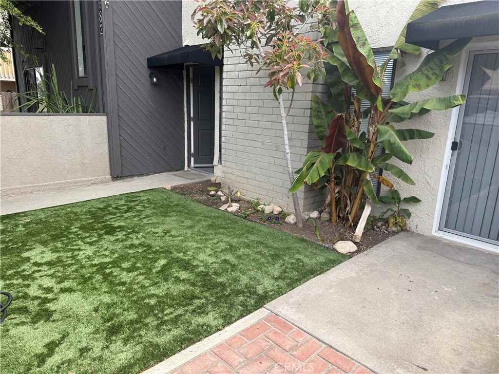 16682 Dolores Ln - Photo 3 of 19