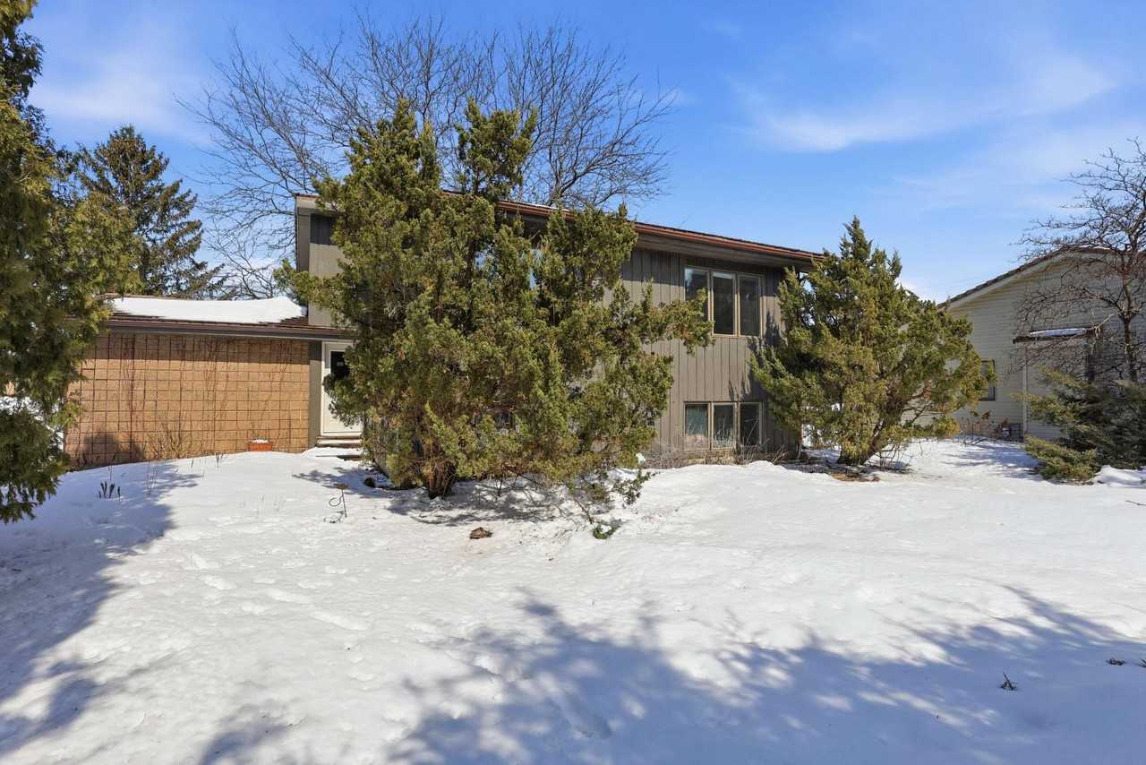 957 Beta Dr - Photo 2 of 2