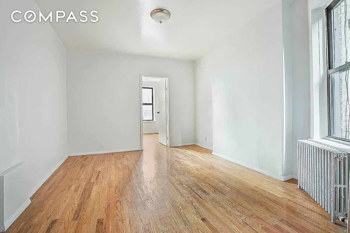 359 W 45th St #3FN - Photo 3 of 5