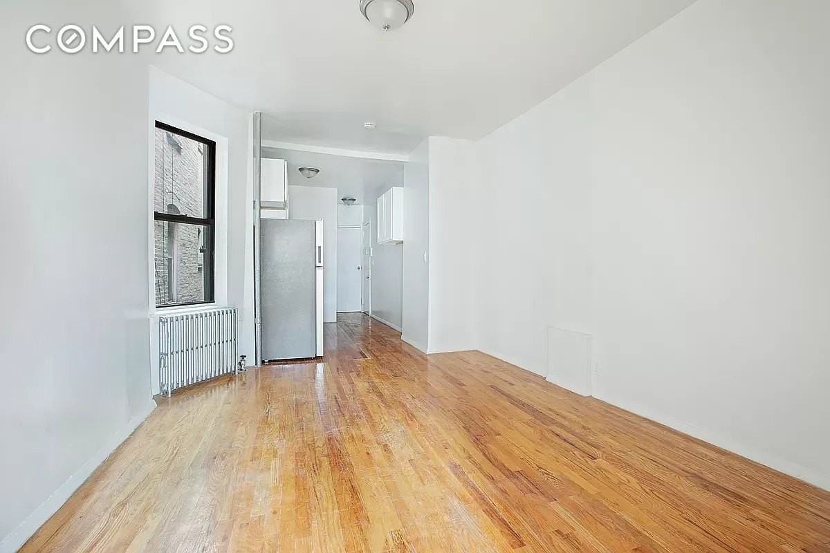 359 W 45th St #3FN - Photo 4 of 5