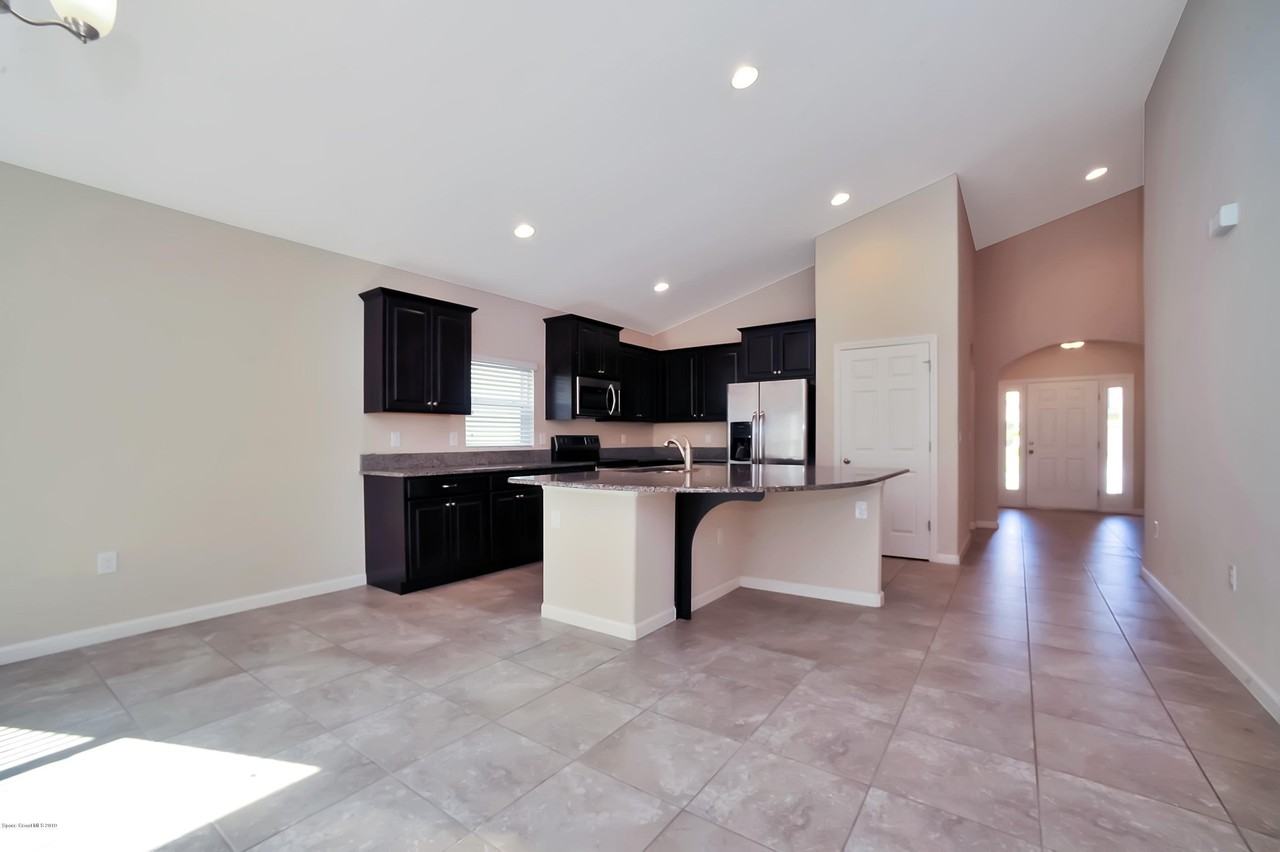 1183 Musgrass Cir - Photo 5 of 19