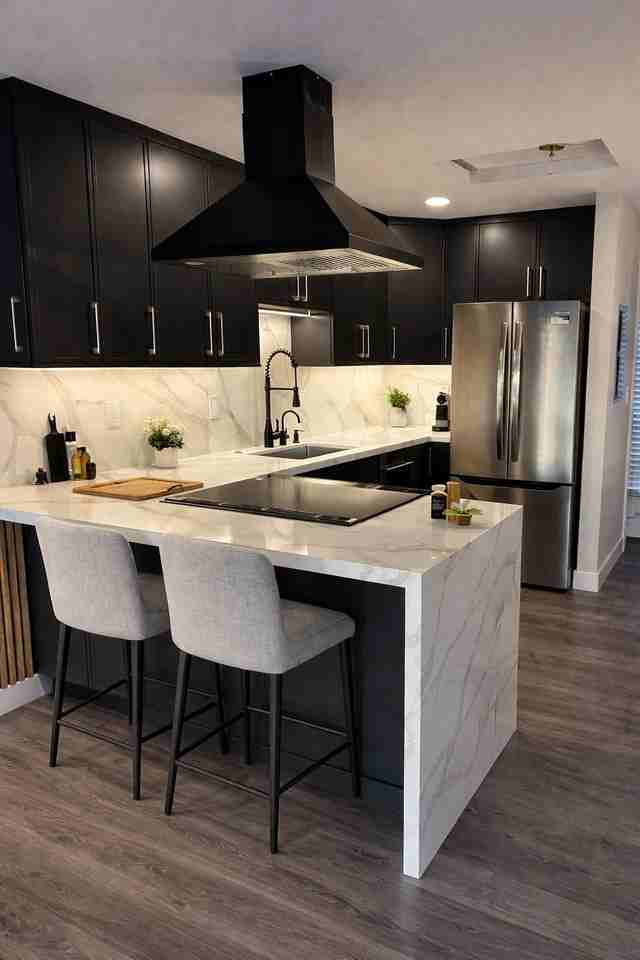 906 6th St S #B - Photo 2 of 19