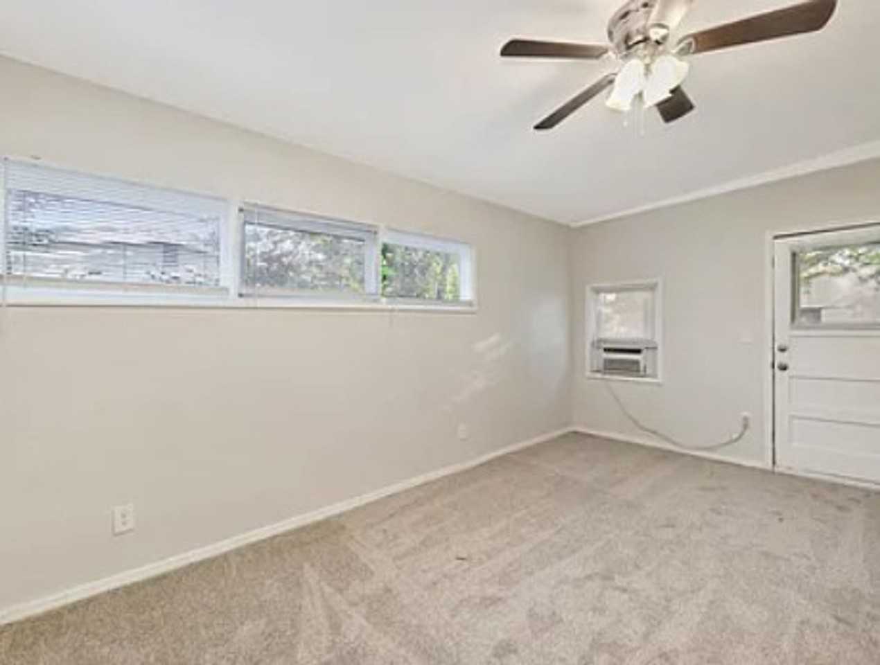 6020 N East Park View St - Photo 4 of 13