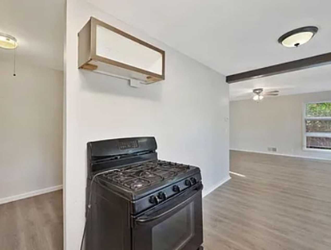 6020 N East Park View St - Photo 5 of 13
