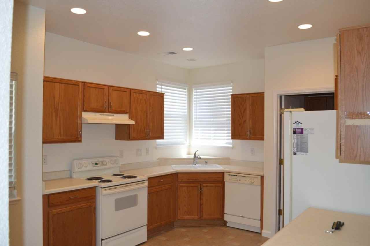 2495 Napoli Dr - Photo 3 of 10