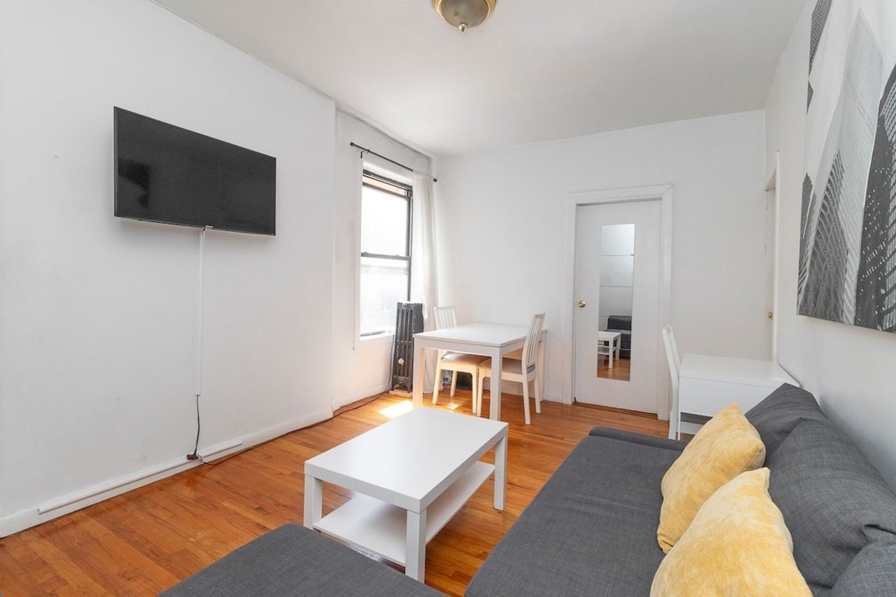 315 E 95th St #1032046P - Photo 2 of 32