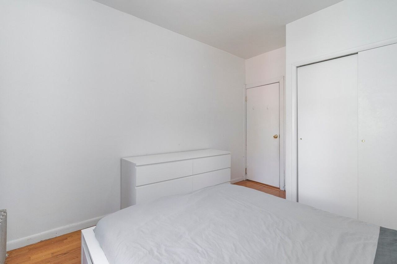 315 E 95th St #1032046P - Photo 6 of 32
