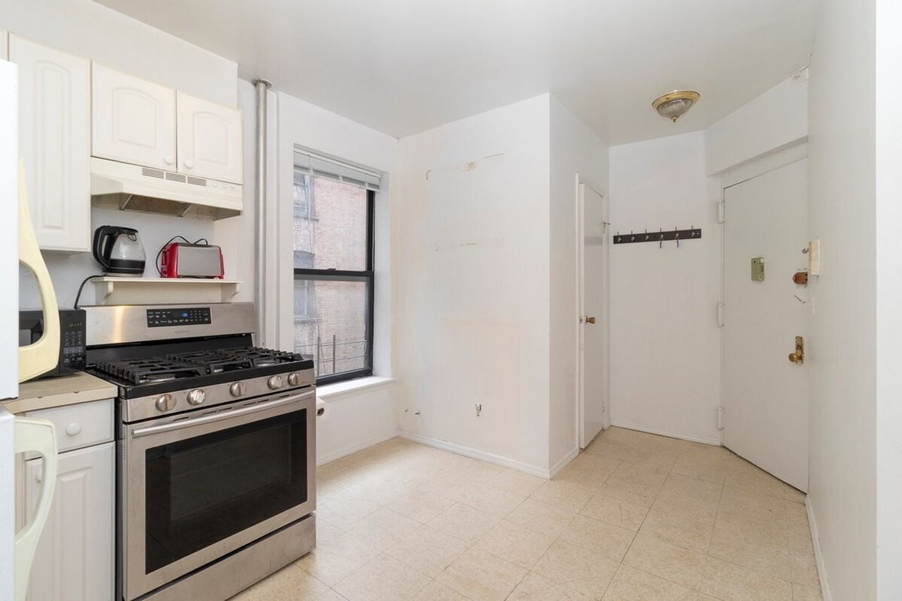 1676 3rd Ave #1032049P - Photo 3 of 28