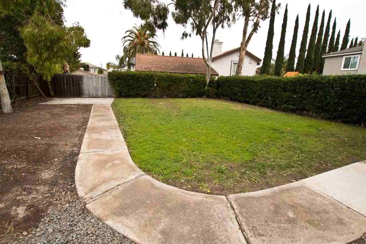 4724 63rd St - Photo 2 of 40