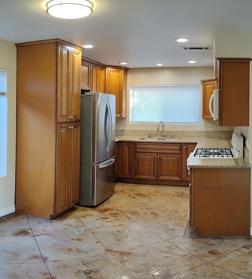 4724 63rd St - Photo 6 of 40