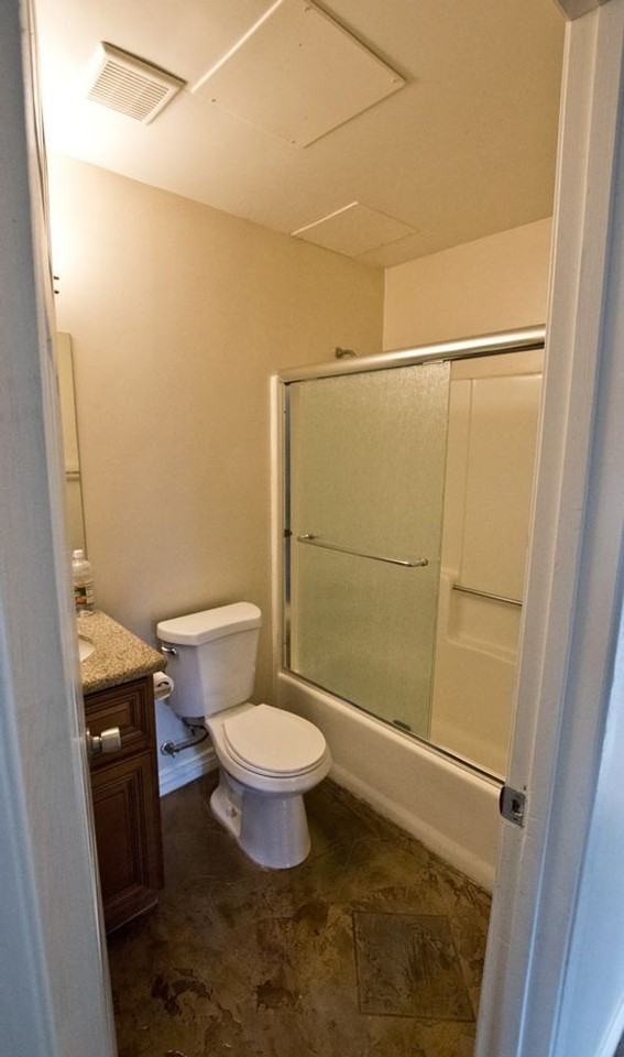 4724 63rd St - Photo 6 of 37