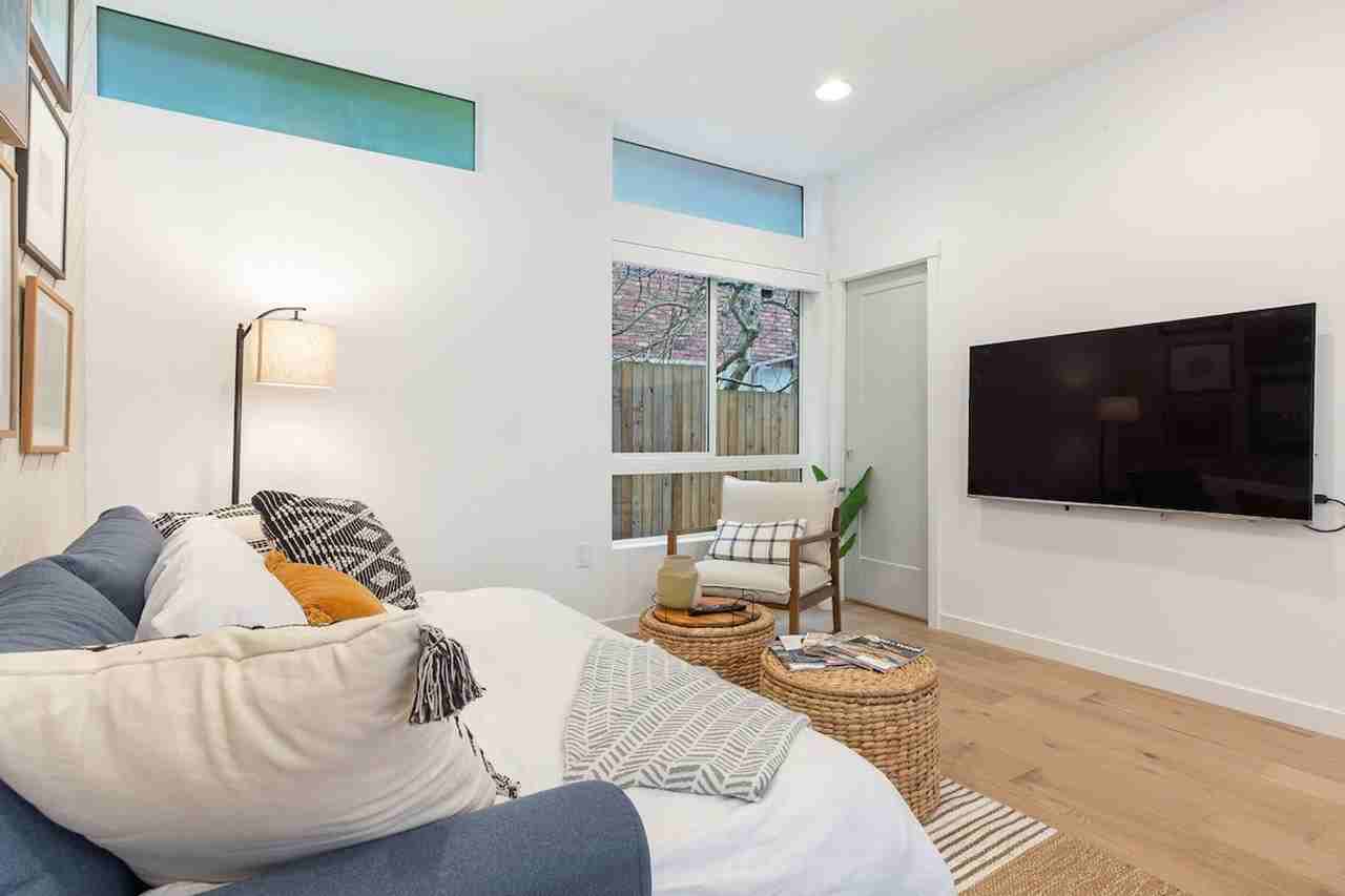 628 10th Ave E #1036000P - Photo 2 of 50