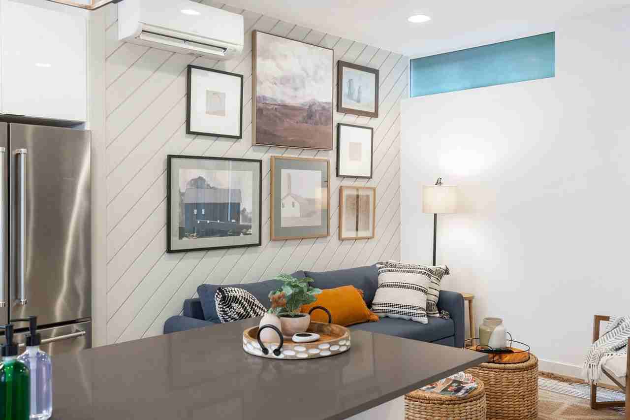 628 10th Ave E #1036000P - Photo 5 of 50