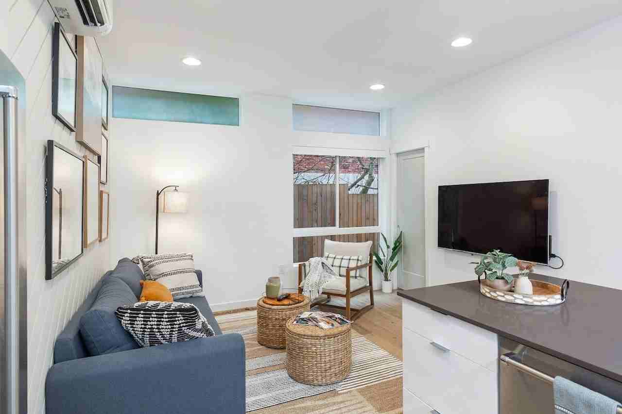 628 10th Ave E #1036000P - Photo 7 of 50