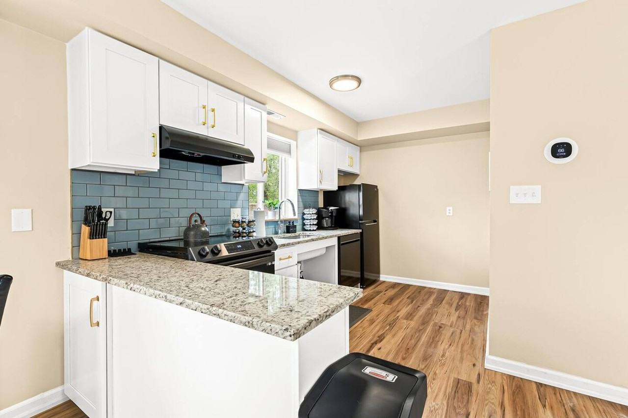 18415 Sharon Ln #1054652P - Photo 7 of 31