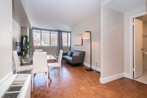 featured image of 3712 Rue Peel