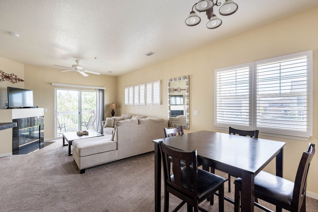 9574 Keystone Trl #1045089P - Photo 2 of 34