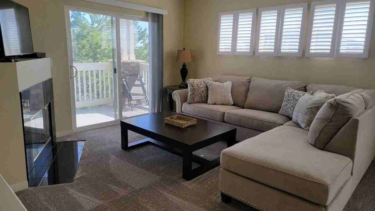 9574 Keystone Trl #1045089P - Photo 3 of 34