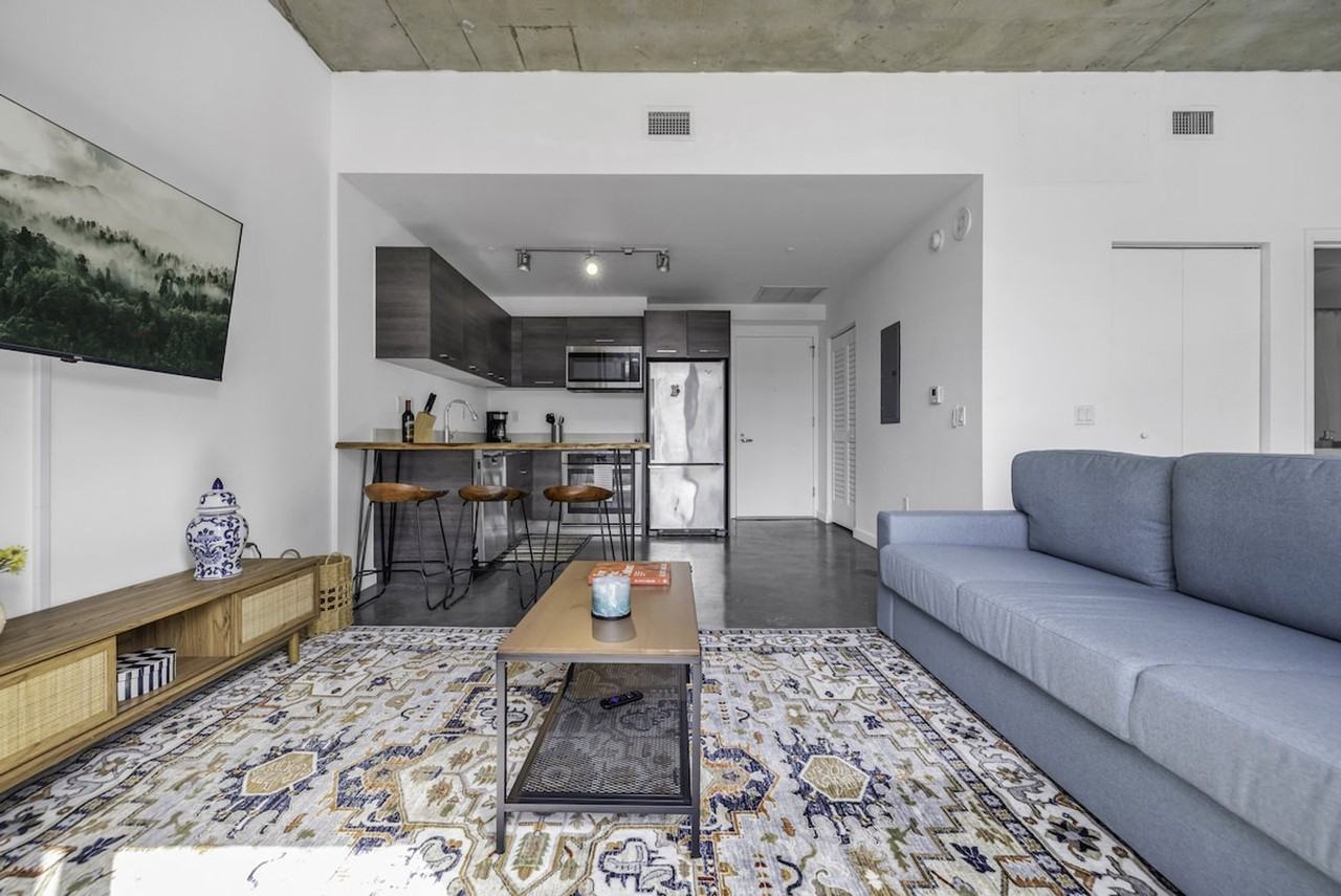 245 Se 1st St #1255517P - Photo 3 of 28