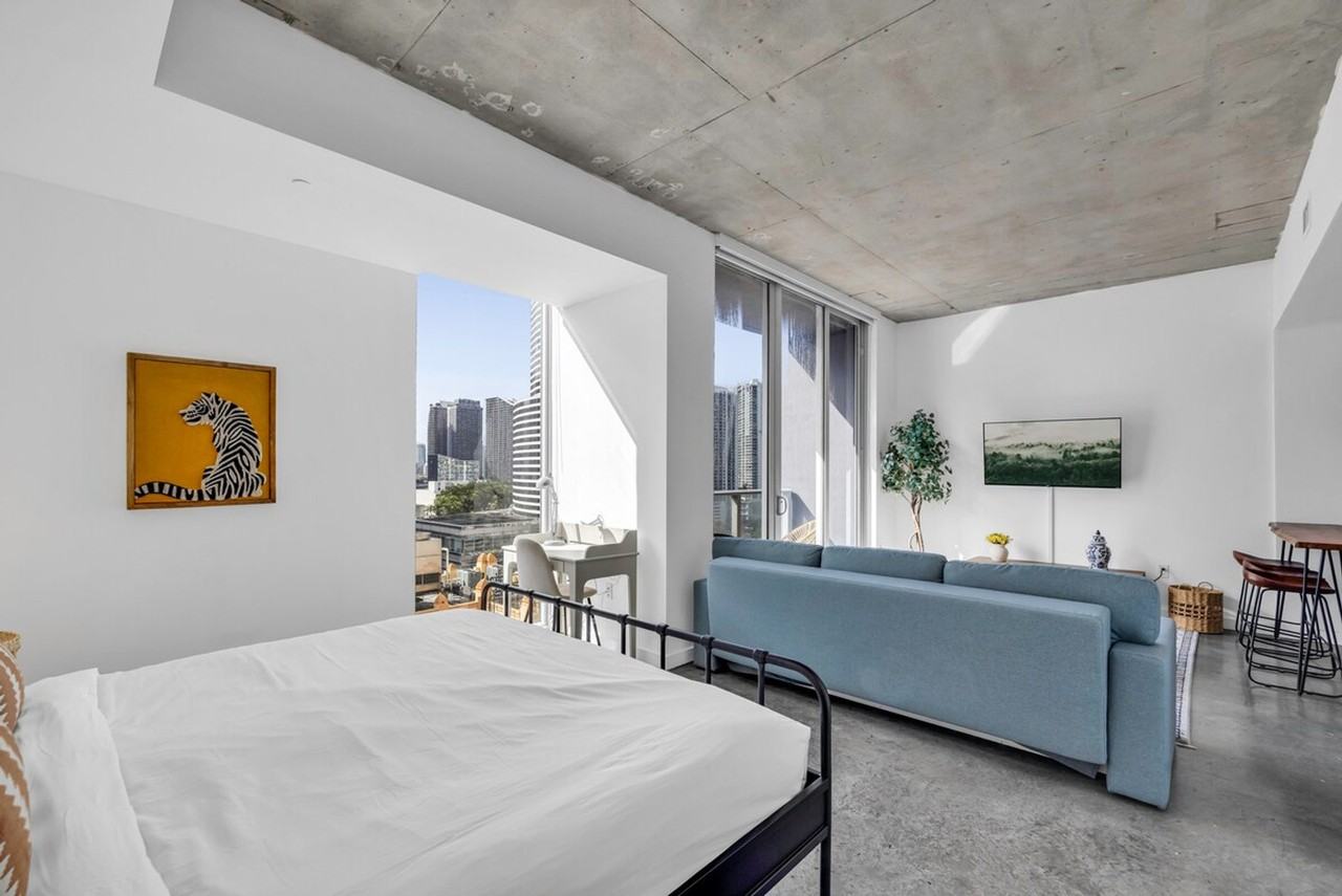 245 Se 1st St #1255517P - Photo 4 of 28