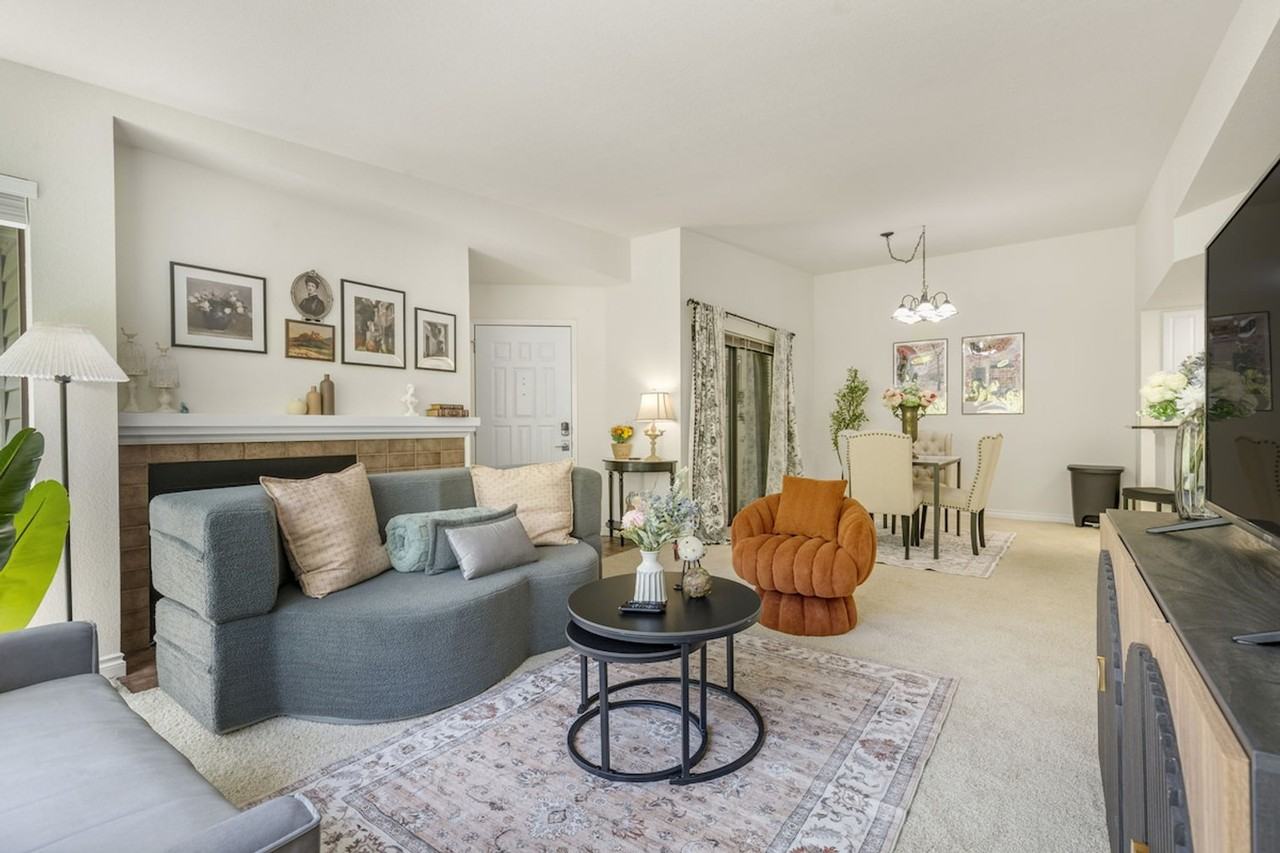 1264 Bellevue Way Ne #1225925P - Photo 4 of 37