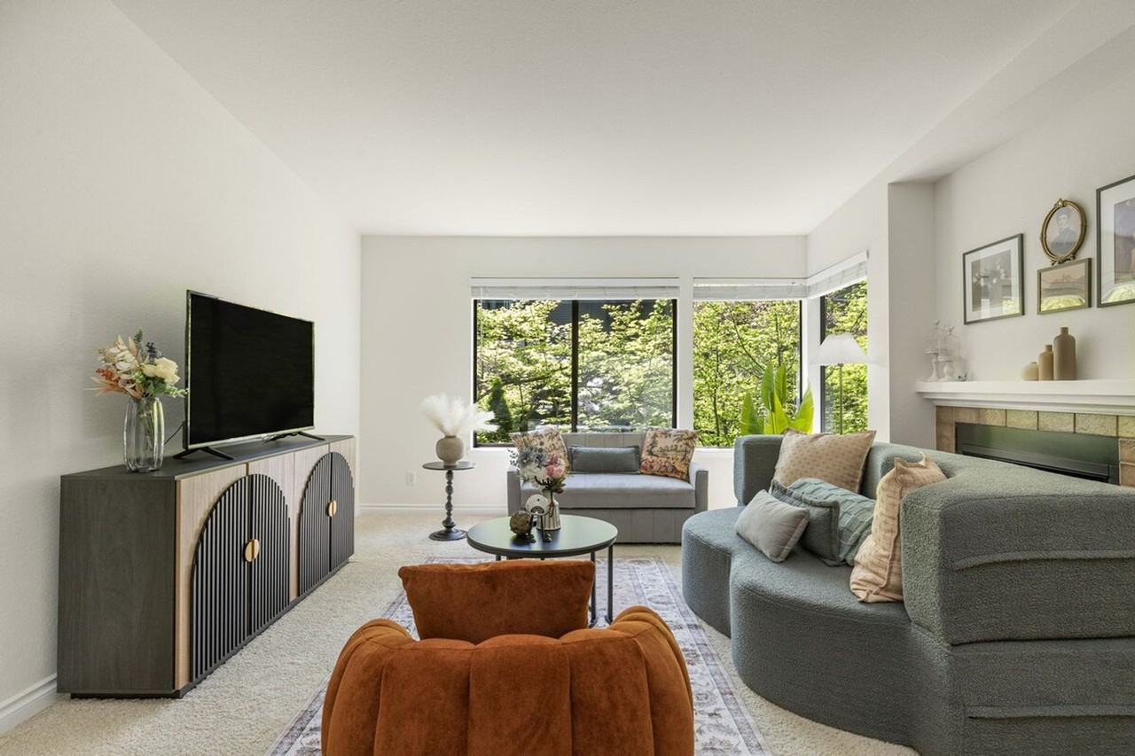 1264 Bellevue Way Ne #1225925P - Photo 6 of 37