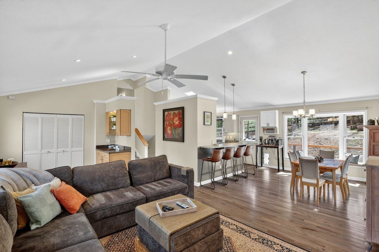 6 Hunters Ridge Dr #1330188P - Photo 4 of 34