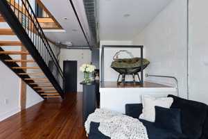featured image of 403 E 33rd St