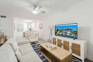 featured image of 1015 Spanish River Rd