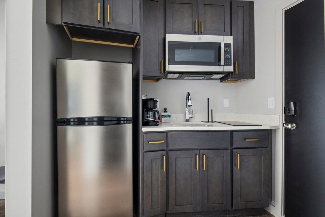 89 Cottage St #1466615P - Photo 3 of 10