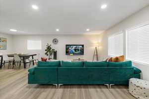 featured image of 2410 W Bruneau Ave