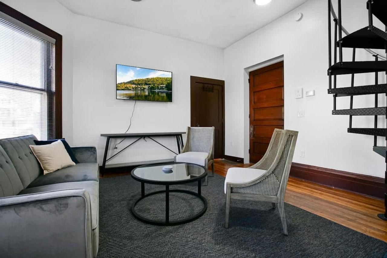 1848 E 89th St #1496055P - Photo 4 of 20