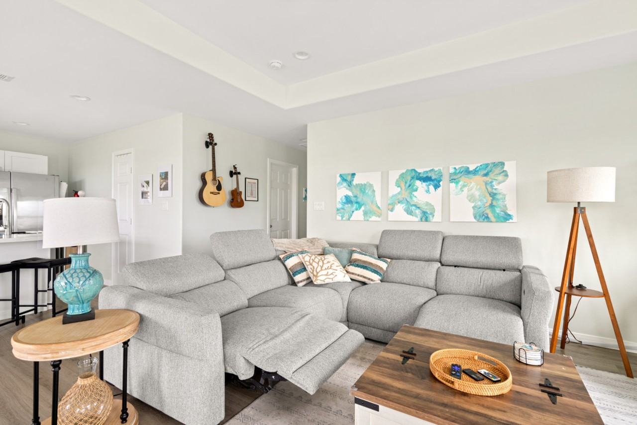 1062 Cedar Ln #1466498P - Photo 4 of 50