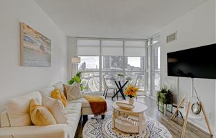 featured image of 1515 Bay Street Plaza