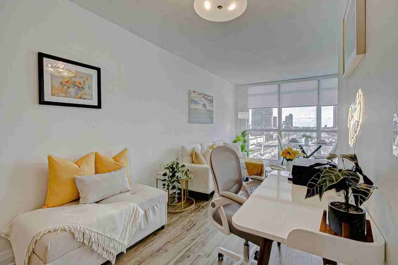 1515 Bay Street Plaza #1497199P - Photo 3 of 22