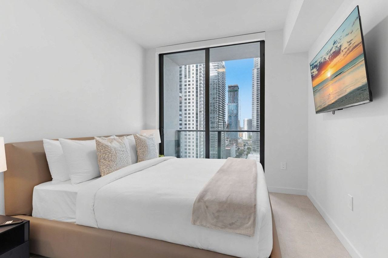 501 Northeast 1st Avenue - Photo 4 of 33