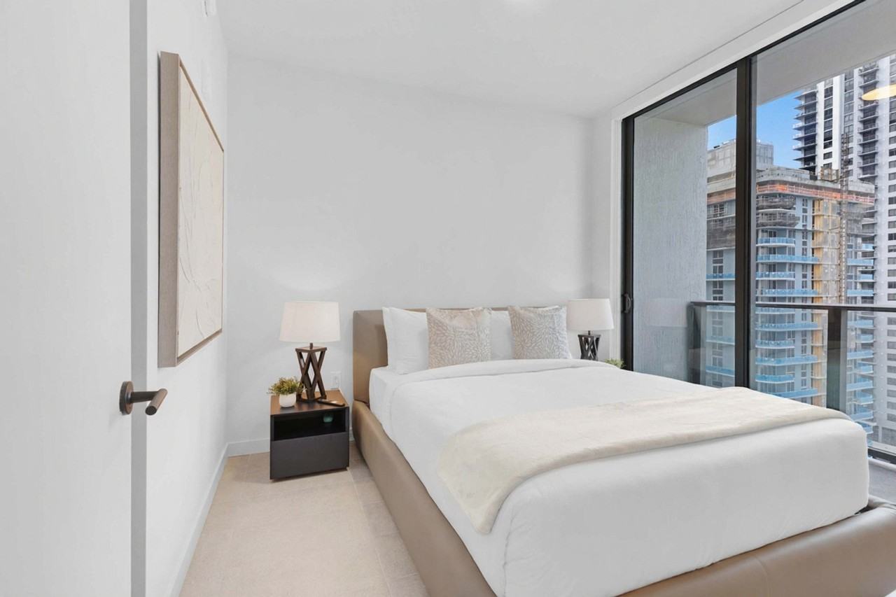 501 Northeast 1st Avenue - Photo 7 of 33