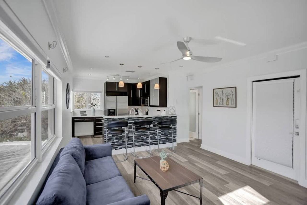 37 Hendricks Isle #1503953P - Photo 2 of 24