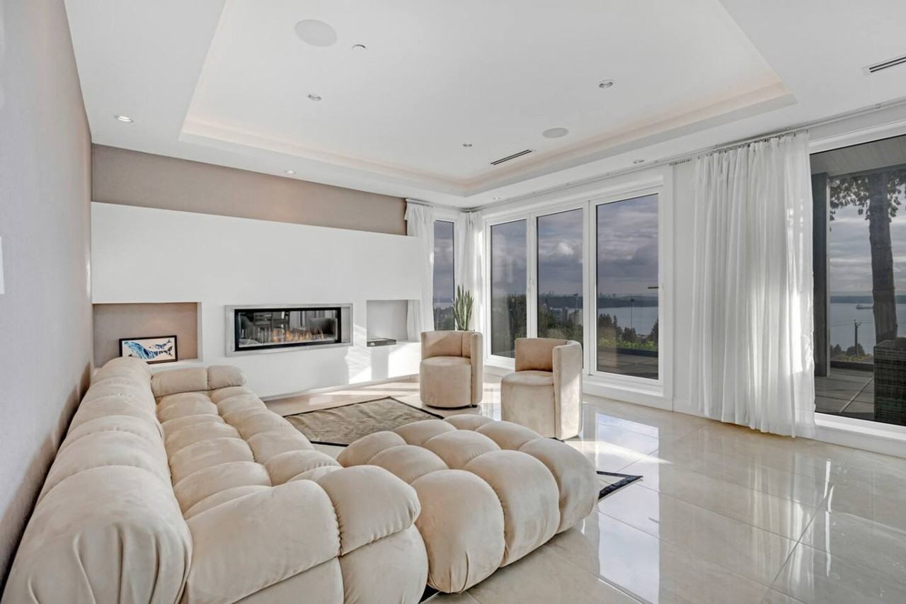 2550 Palmerston Ave #1510239P - Photo 3 of 38