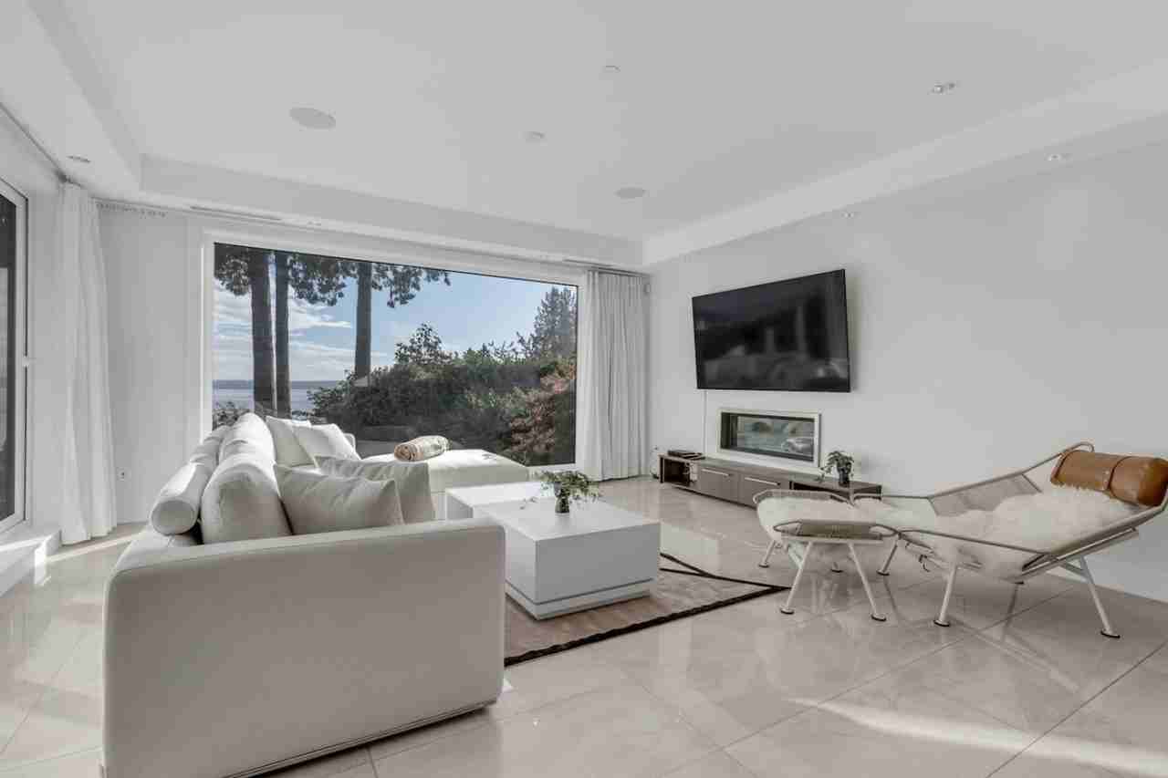 2550 Palmerston Ave #1510239P - Photo 4 of 38