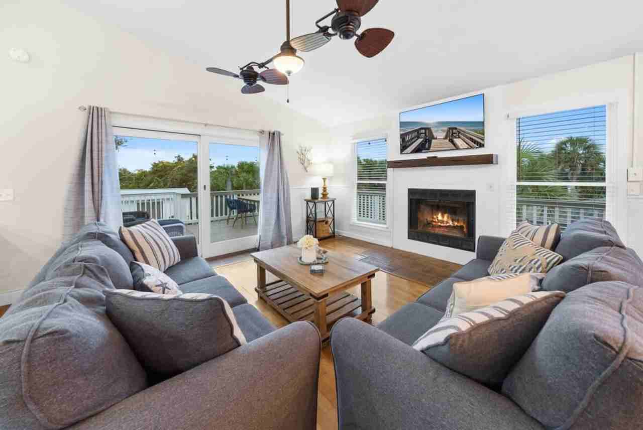 501 Dolphin St #1511626P - Photo 4 of 35