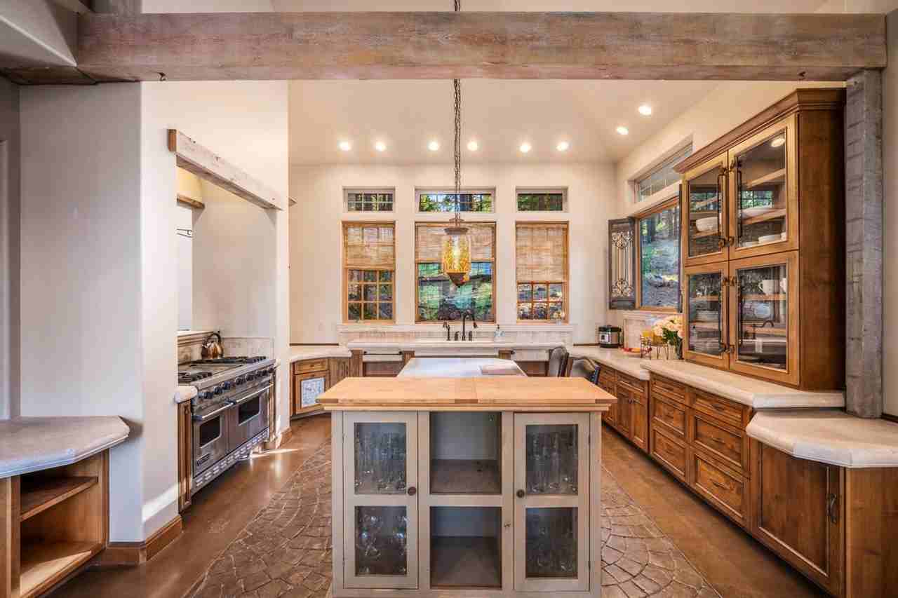 4955 Hidden Hollow Road - Photo 7 of 98