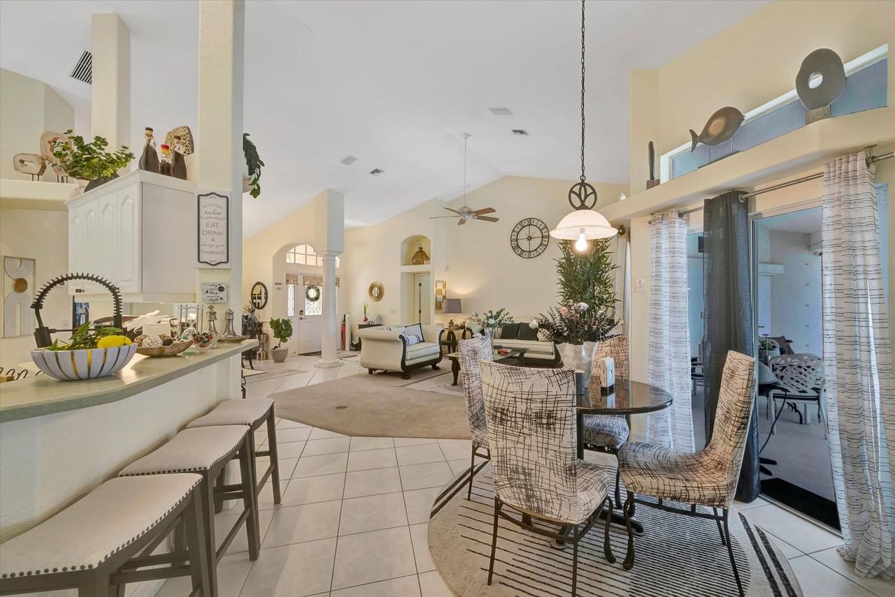 19 Hoffer St #1512877P - Photo 4 of 50