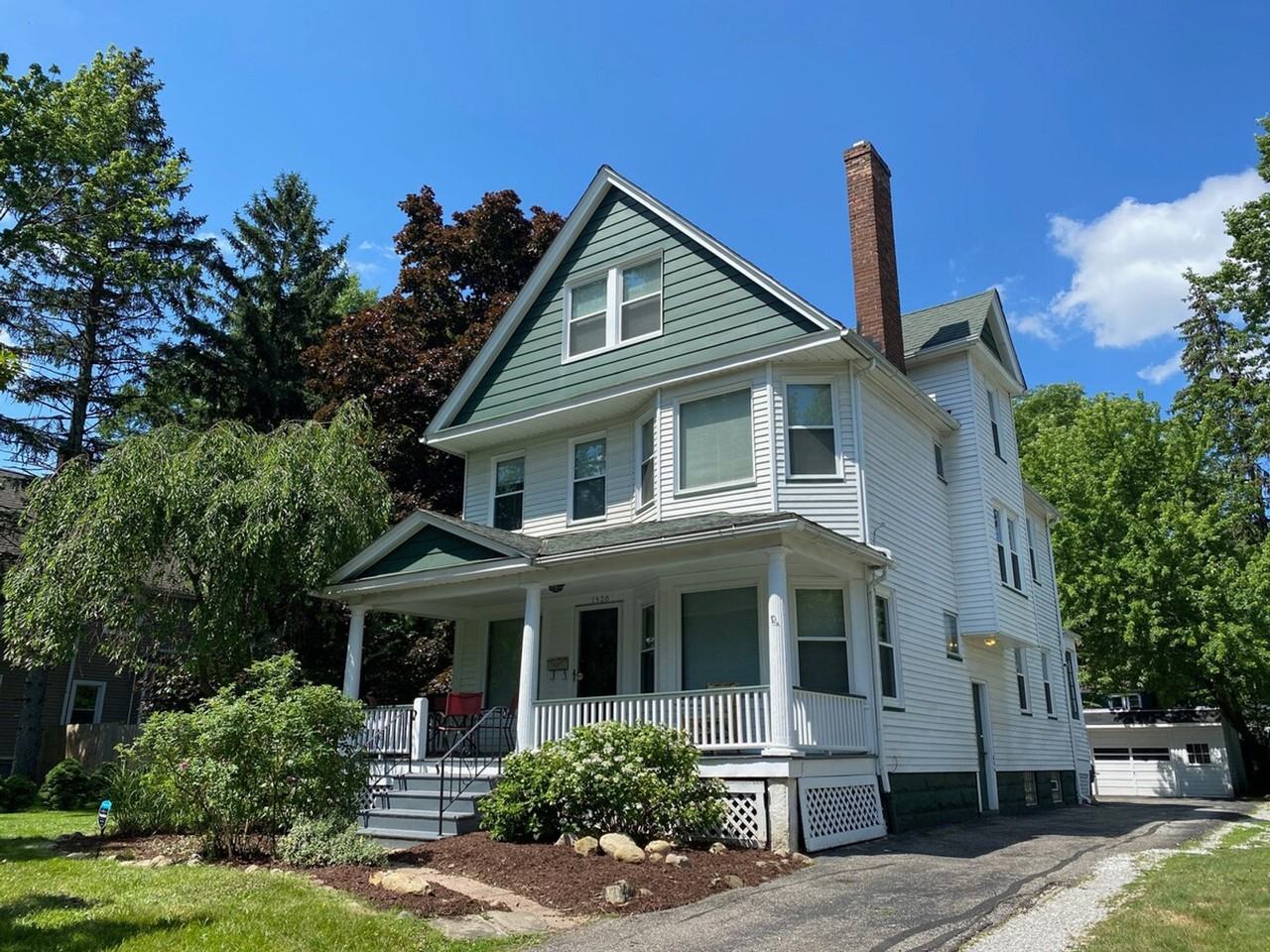 1520 Maple Rd #1057672P - Photo 5 of 34