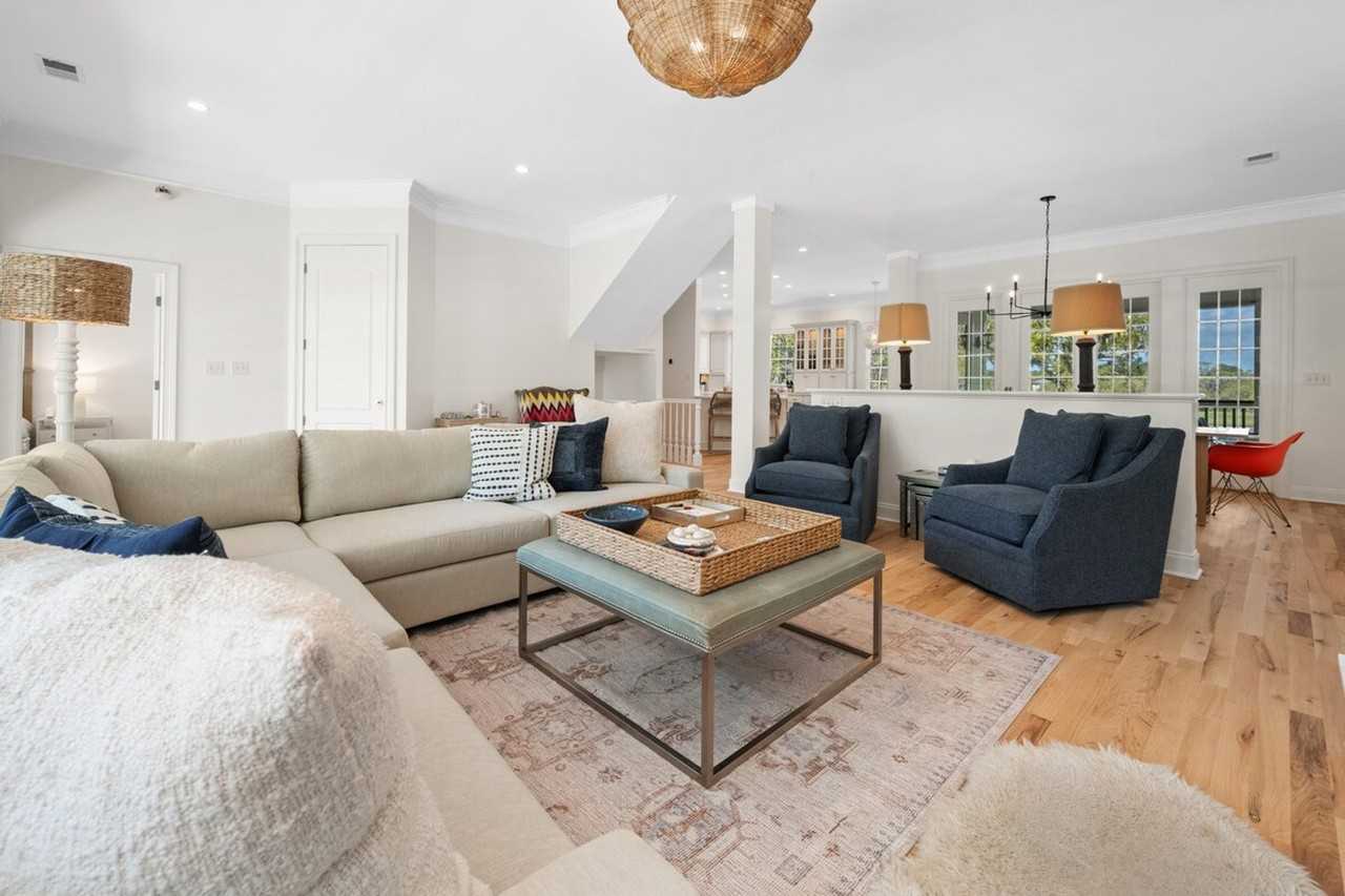 3167 Luvan Blvd #1465812P - Photo 2 of 44