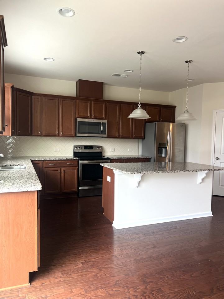 1460 Salem Creek Dr - Photo 3 of 14