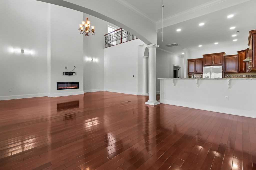 893 Crystal Water Way - Photo 3 of 30